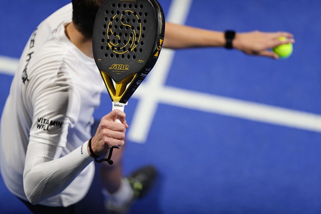 Kombineret ketcher og komfort: Padel pakketilbud til enhver spiller